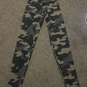 Aerie Women's Camouflage Leggings - Black and Gray